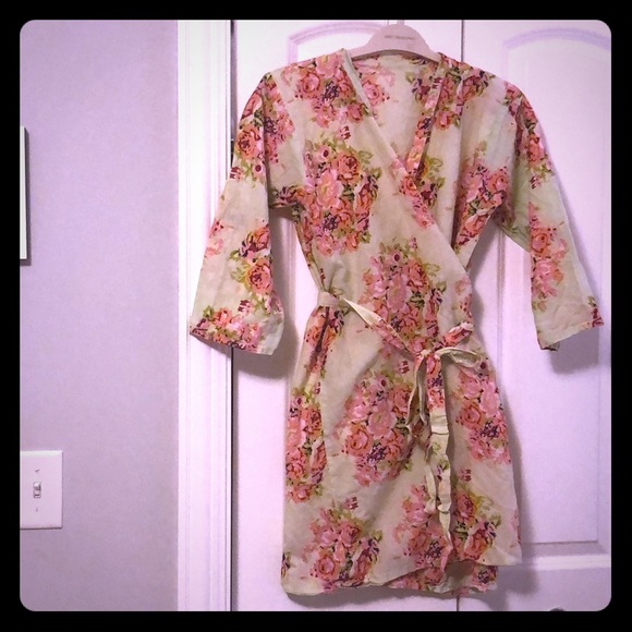 Other - 🚫FINAL SALE🌷🌼Floral Robe🌼🌷